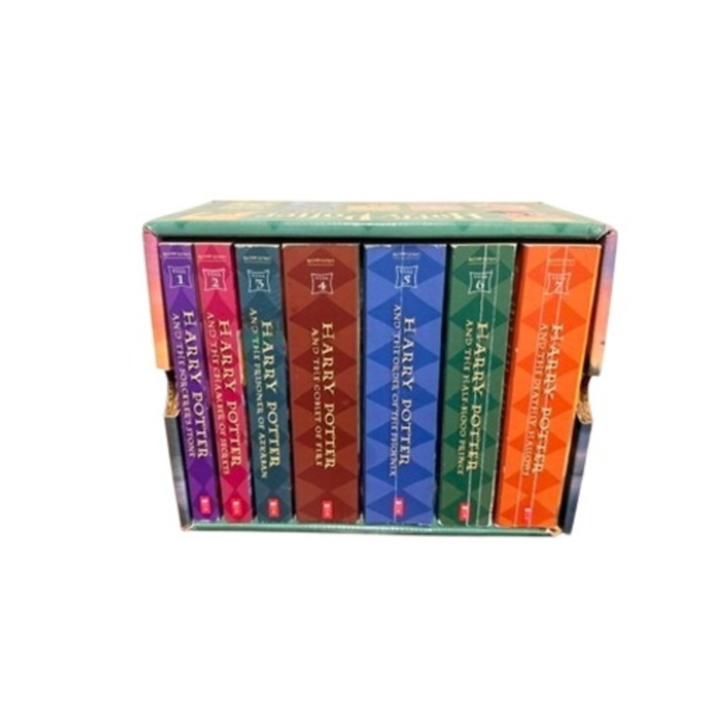 Harry Potter The Complete Series Box Set Books 1-7 J.K. Rowling Scholastic PB